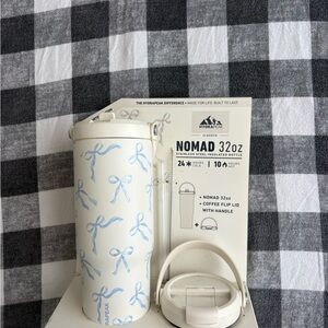Hydrapak Nomad 32oz Insulated Bottle - White with Light Blue Bows